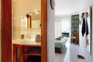 2 soverom, strykejern/-brett, wi-fi (inkludert) og sengetøy