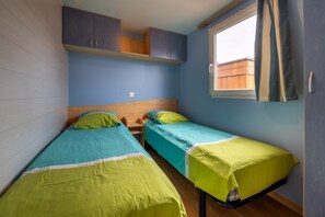 3 bedrooms, iron/ironing board