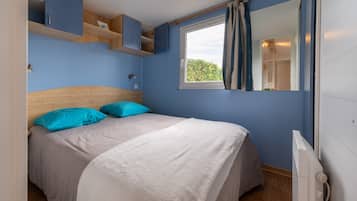 3 chambres, fer et planche Ă repasser