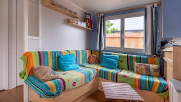 TV, bordtennis og stereoanlegg