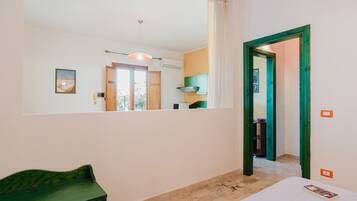 1 dormitorio, tabla de planchar con plancha, wifi gratis y ropa de cama
