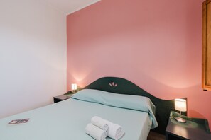 2 bedrooms, iron/ironing board, free WiFi, bed sheets - Apartment 'Appartamento Superior Con Terrazza4' with Shared Pool, Wi-Fi and Air Conditioning (Castellammare del Golfo)