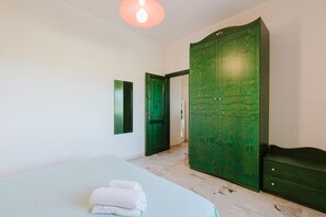 1 soverom, strykejern/-brett, wi-fi (inkludert) og sengetøy