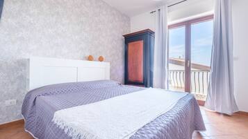 2 Schlafzimmer, BĂŒgeleisen/BĂŒgelbrett, kostenloses WLAN, BettwĂ€sche