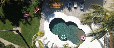Opvarmet pool