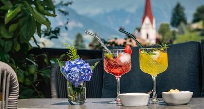 Apartment 'Hortensie Pension Sankt Ursula' with Mountain View, Shared Terrace and Wi-Fi