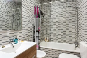 تجهيزات دش، مجففات شعر، مناشف