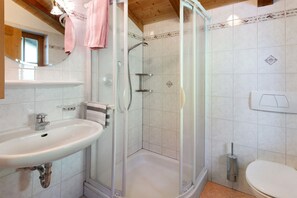 Douche, serviettes fournies