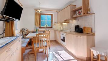 Kühlschrank, Ofen, Herdplatte, Geschirrspüler