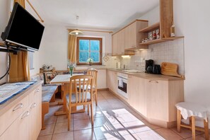 Réfrigérateur, four, plaque de cuisson, lave-vaisselle