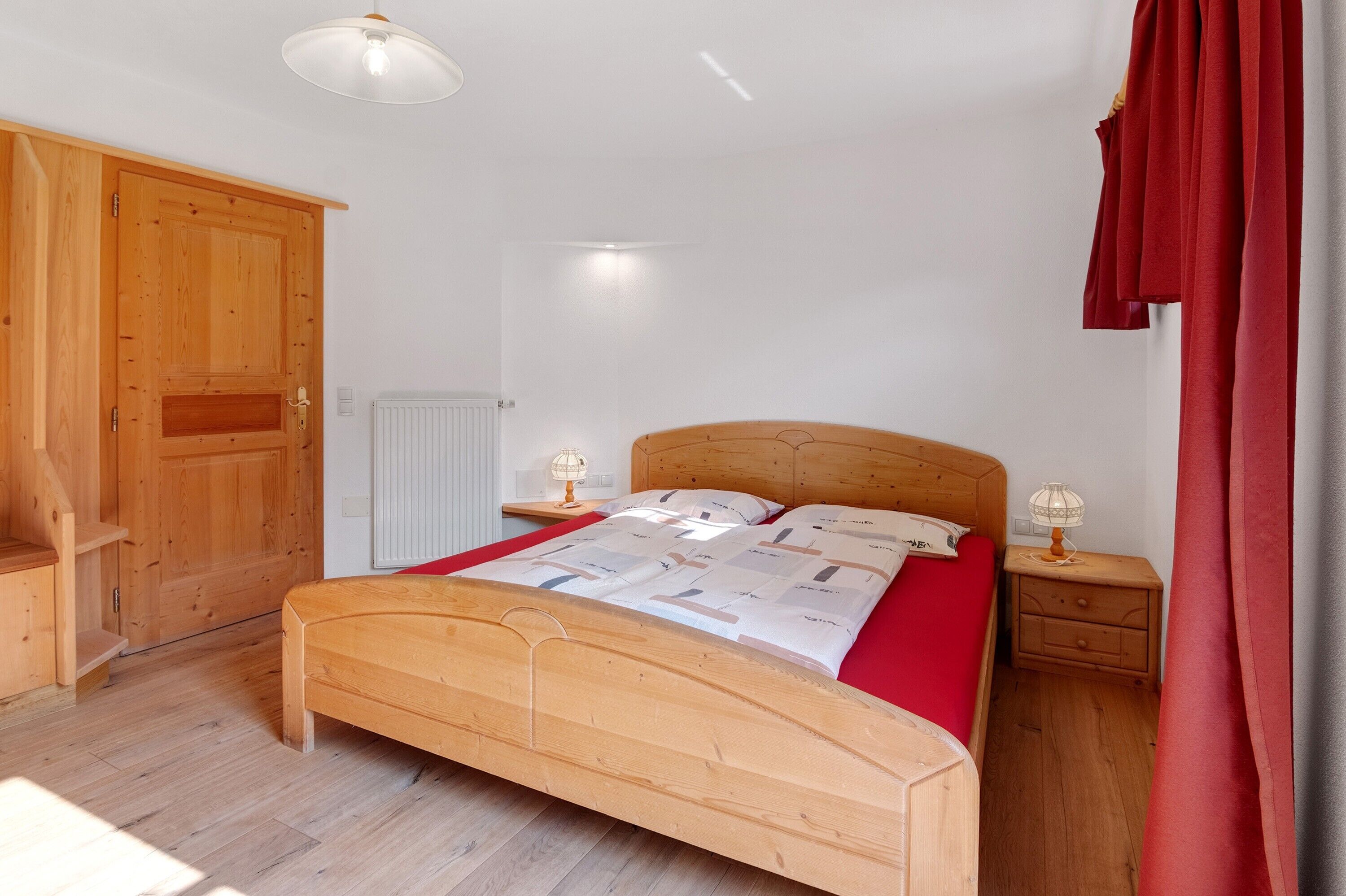 1 室のベッドルーム、WiFi (無料)、ベッドシーツ