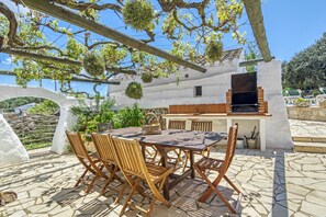Outdoor dining - Country House 'Son Sanxo' with Shared Pool, Private Terrace and Wi-Fi (Alaior)
