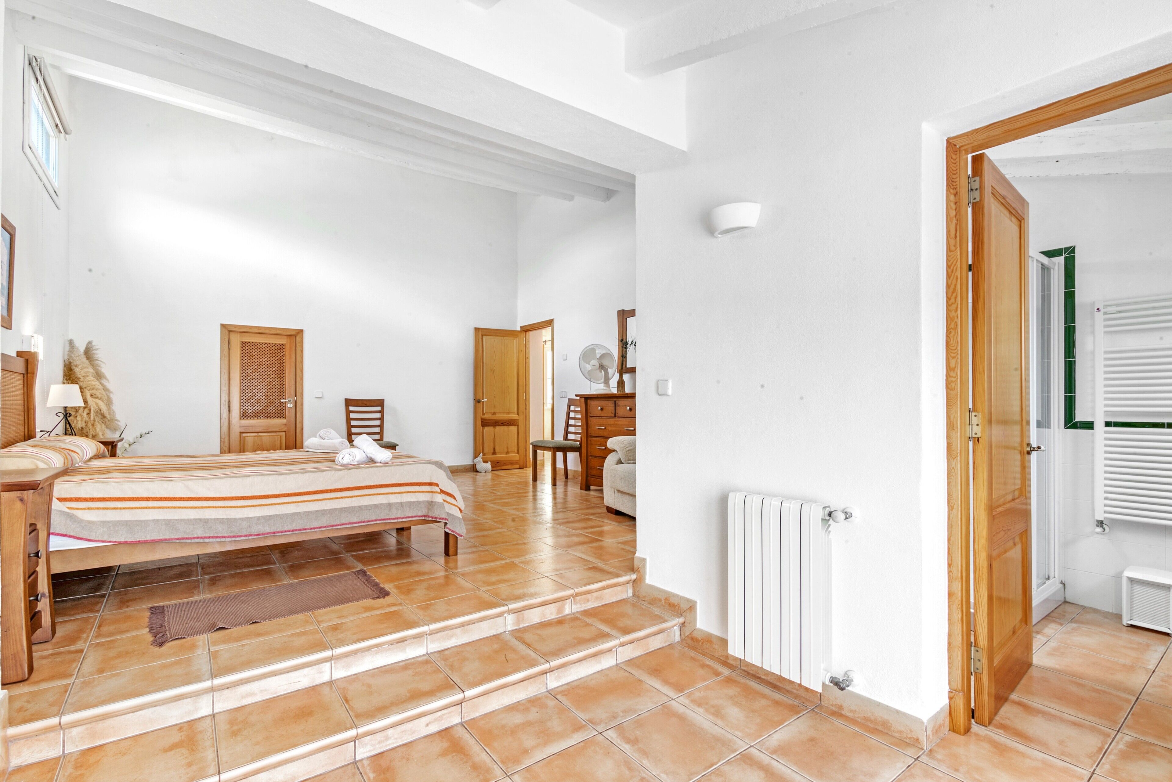 4 Schlafzimmer, Bügeleisen/Bügelbrett, kostenloses WLAN, Bettwäsche