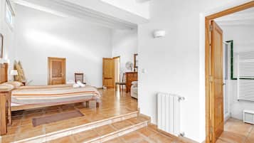 4 Schlafzimmer, Bügeleisen/Bügelbrett, kostenloses WLAN, Bettwäsche