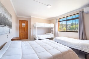 7 bedrooms, free WiFi, bed sheets