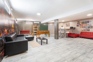 المنشأة من الداخل