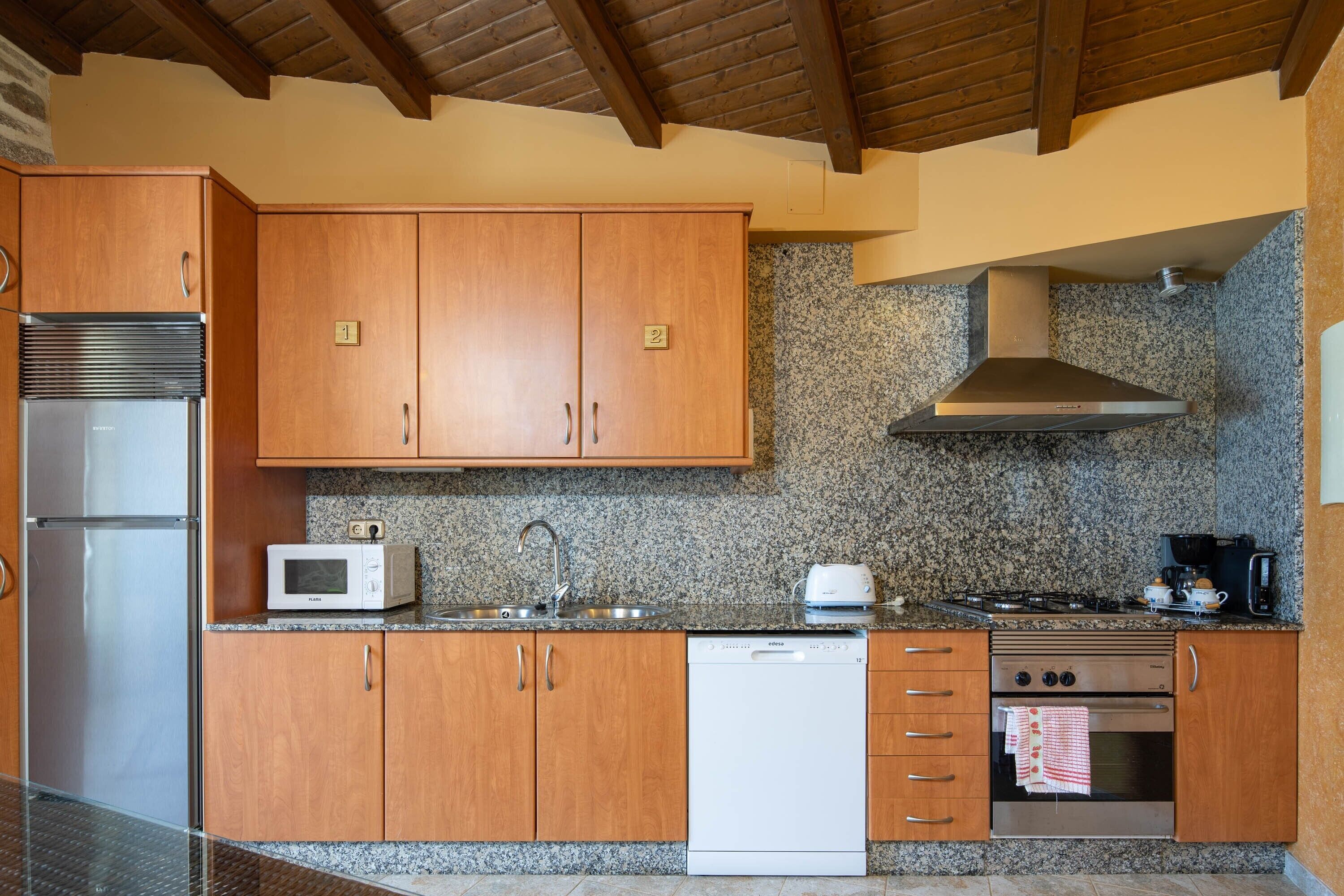 Refrigerador, microondas, horno, placa de cocina