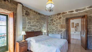 6 bedrooms, free WiFi, bed sheets