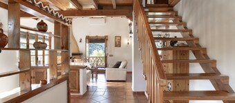 Country House 'Monte Las Viñas' with Mountain View, Private Pool and Wi-Fi