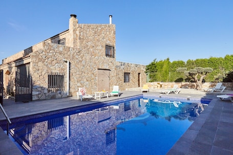 Pool. Apartment 'Alojamiento Rural Soler' with Private Pool, Private Garden and Wi-Fi