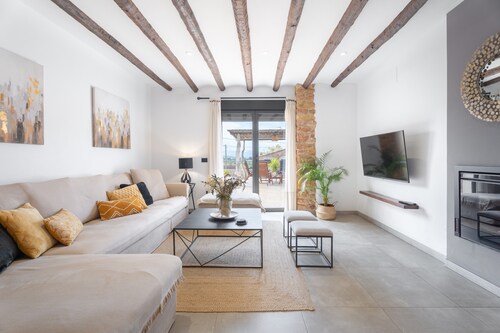 Apartment 'El Secret De Marco' with Mountain View, Wi-Fi and Air Conditioning