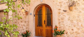 Holiday Home 'Ca's Forner' with Mountain View, Private Terrace and Wi-Fi
