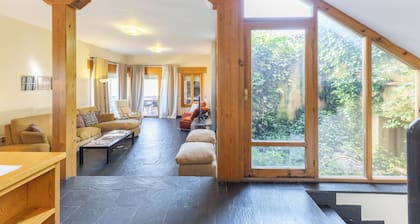 Apartment 'Casa Rural Cantueso 1' with Mountain View, Private Terrace and Wi-Fi