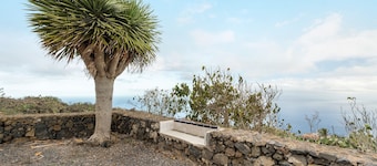 Holiday Home 'Casa Rural La Era' with Sea View, Private Terrace and Wi-Fi