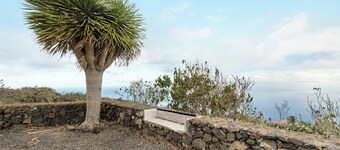 Holiday Home 'Casa Rural La Era' with Sea View, Private Terrace and Wi-Fi