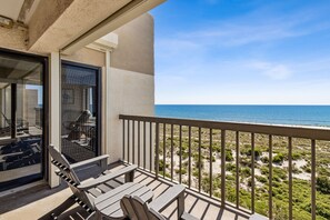 Property grounds - Direct Oceanfront | Penthouse | Completely Renovated 7th Floor Condo | Double Balconies (Fernandina Beach)