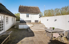 Outdoor dining - 2 bedroom cozy home in Haarby (Haarby)
