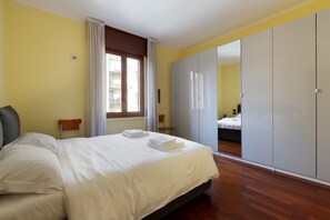 2 chambres, fer et planche à repasser, Wi-Fi, draps fournis