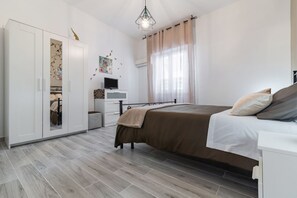 2 bedrooms, WiFi, bed sheets