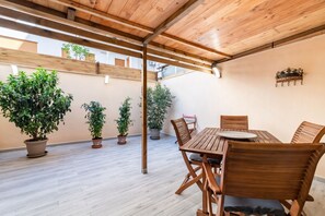 Outdoor dining - GuestHost - Palermo Charming Flat with Terraces x6 (Palermo)