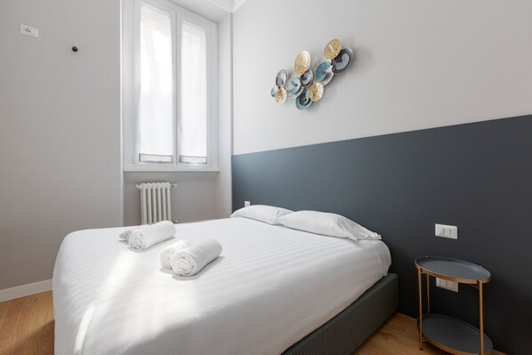 1 slaapkamer, een strijkplank/strijkijzer, wifi, beddengoed