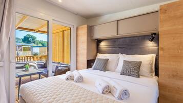 2 bedrooms, in-room safe, travel cot, free WiFi