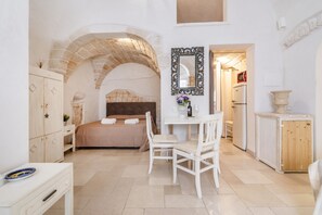 1 bedroom, iron/ironing board, WiFi, bed sheets - White Lotus Apartment (Ostuni)
