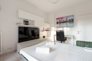1 chambre, fer et planche Ă repasser, Wi-Fi, draps fournis