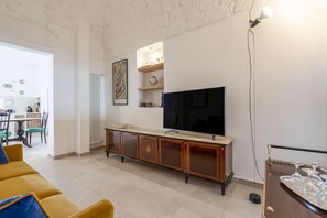 TV - GuestHost - Before Sunset Appealing Apartment with Terrace (Ostuni)