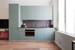 Kühlschrank, Ofen, Herdplatte, Geschirrspüler