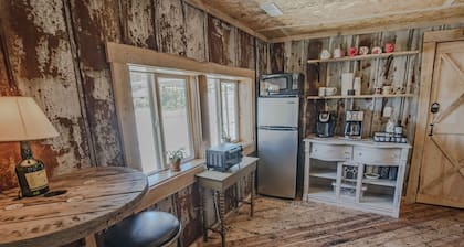 Goat Pen Hostel - Gizzard North