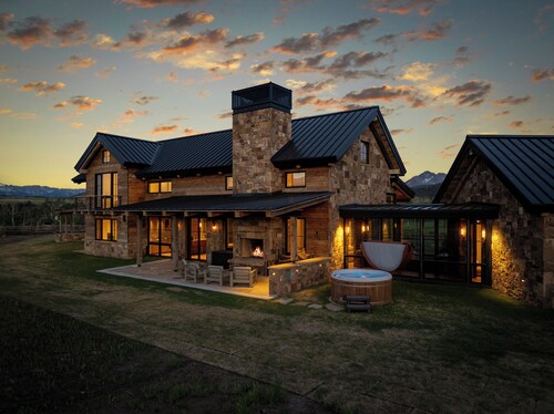 Telluride Ranch / Mountain Views, Hot Tub & Fire Pit