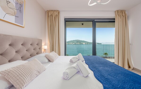 3 室のベッドルーム、アイロン / アイロン台、WiFi (無料)、ベッドシーツ