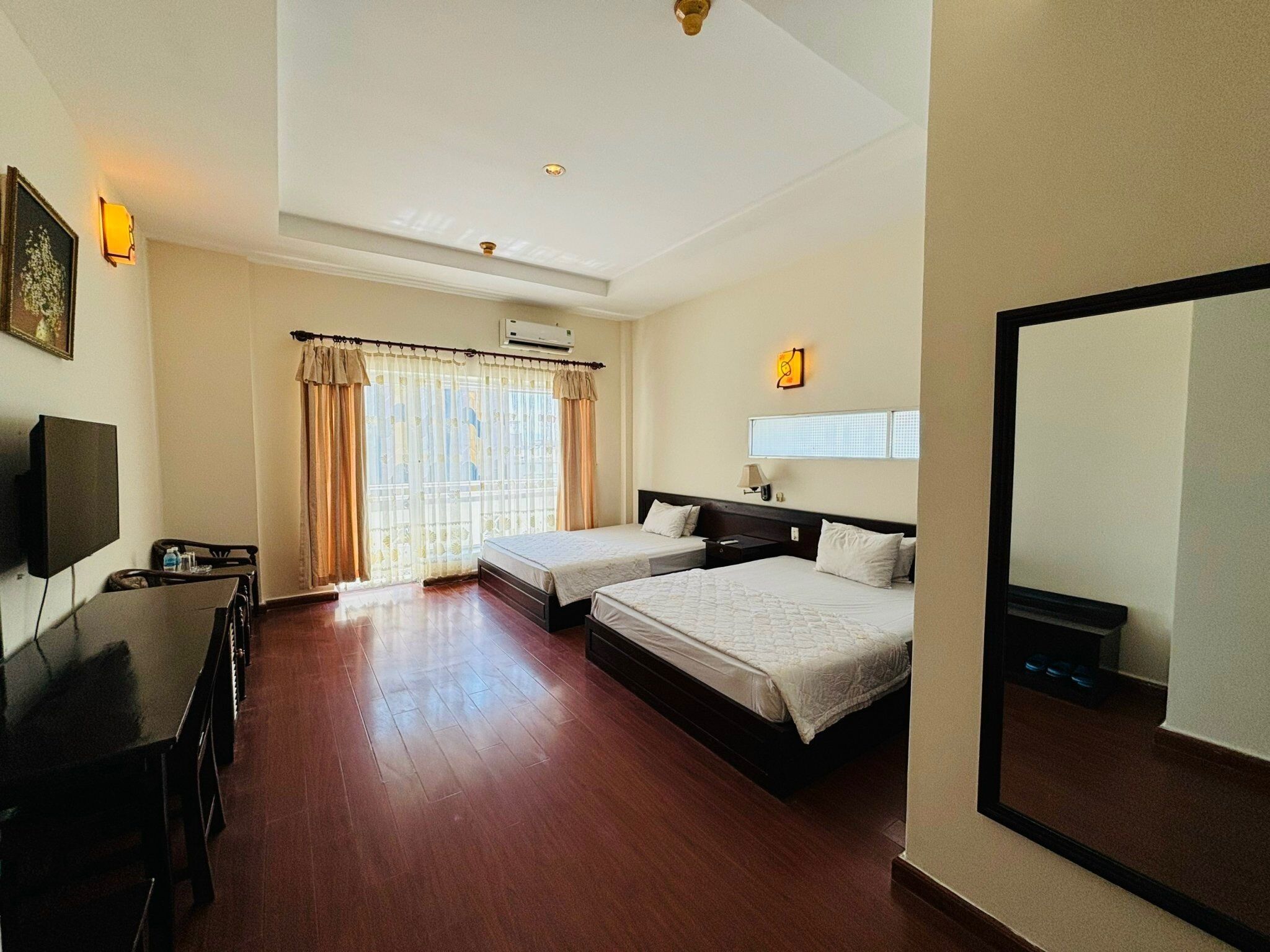 Habitación cuádruple estándar | Ropa de cama de alta calidad, minibar, escritorio y wifi gratis