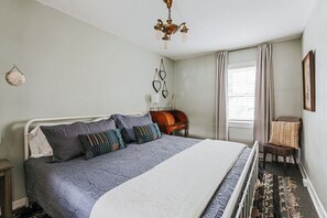 2 dormitorios, tabla de planchar con plancha, wifi gratis y ropa de cama