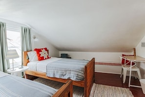 2 makuuhuonetta, silitysrauta/-lauta, ilmainen Wi-Fi, vuodevaatteet