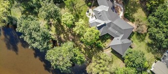 Midcentury beauty with modern updates, gorgeous views