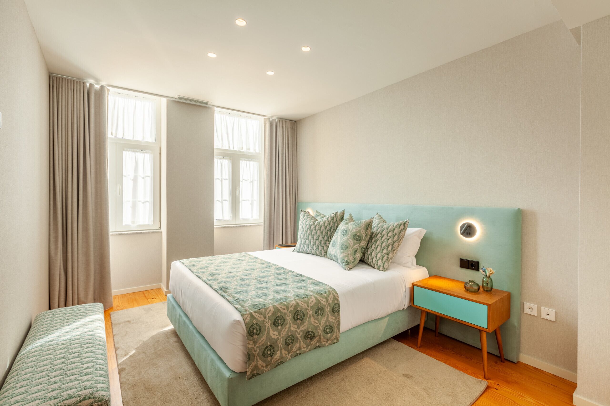 1 Schlafzimmer, Schreibtisch, Bügeleisen/Bügelbrett, Reisekinderbett