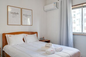 Iron/ironing board, free WiFi, bed sheets - Almada Saudade by Hopstays | Mezzanine & Charm (Almada)