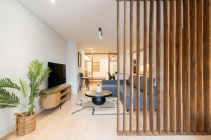 TV - apartamento reformado en gran via de alquiler temporal (Madrid)